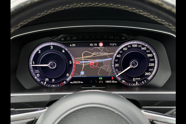 Volkswagen Tiguan 2.0 TDI 4Motion R-line | Grijs kent. | Pano | Virutal | ACC | Trekhaak