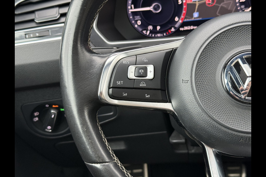 Volkswagen Tiguan 2.0 TDI 4Motion R-line | Grijs kent. | Pano | Virutal | ACC | Trekhaak