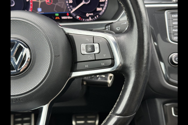 Volkswagen Tiguan 2.0 TDI 4Motion R-line | Grijs kent. | Pano | Virutal | ACC | Trekhaak
