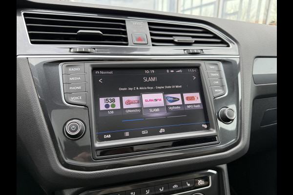 Volkswagen Tiguan 2.0 TDI 4Motion R-line | Grijs kent. | Pano | Virutal | ACC | Trekhaak
