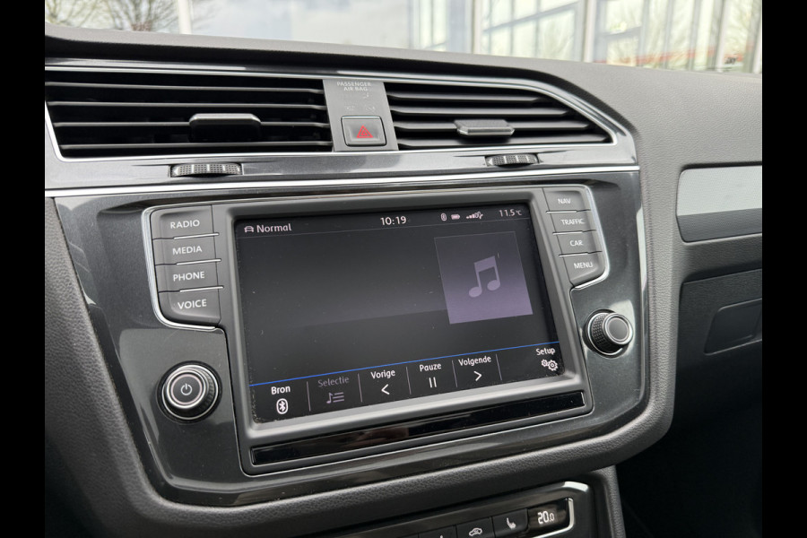 Volkswagen Tiguan 2.0 TDI 4Motion R-line | Grijs kent. | Pano | Virutal | ACC | Trekhaak