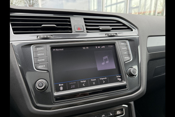 Volkswagen Tiguan 2.0 TDI 4Motion R-line | Grijs kent. | Pano | Virutal | ACC | Trekhaak