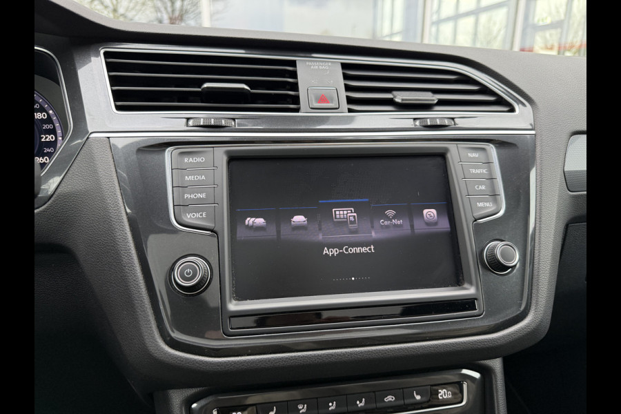 Volkswagen Tiguan 2.0 TDI 4Motion R-line | Grijs kent. | Pano | Virutal | ACC | Trekhaak