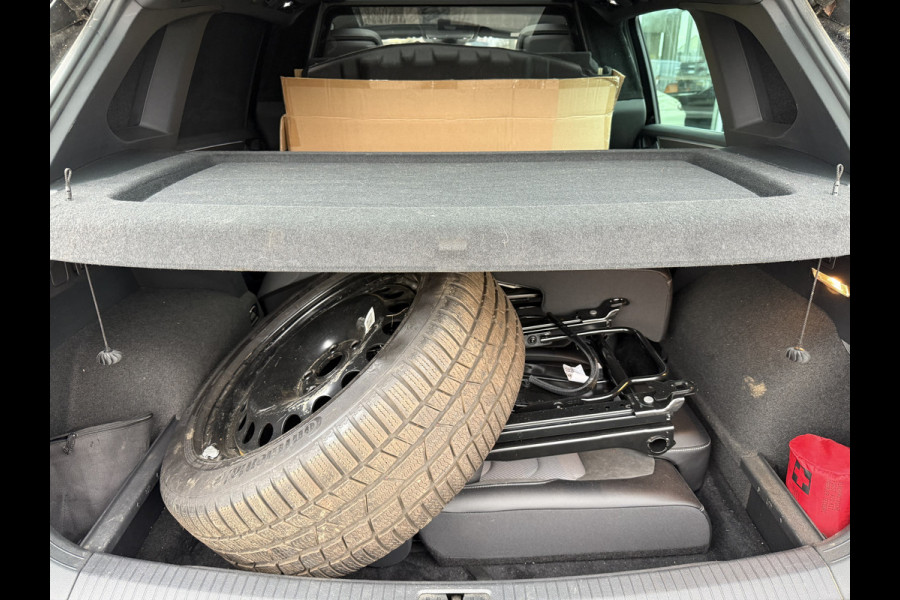 Volkswagen Tiguan 2.0 TDI 4Motion R-line | Grijs kent. | Pano | Virutal | ACC | Trekhaak