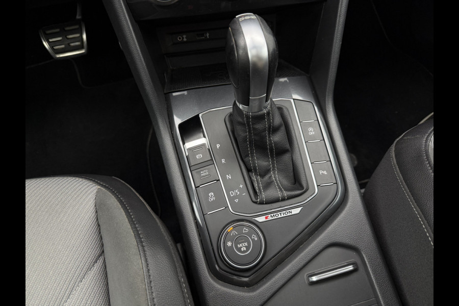Volkswagen Tiguan 2.0 TDI 4Motion R-line | Grijs kent. | Pano | Virutal | ACC | Trekhaak