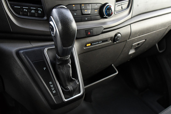 Ford Transit 350 2.0 TDCI L3H2 Raptor Edition Camera, Cruise, Carplay, 170pk, Trekhaak, Multimedia, Sensoren, Uniek!