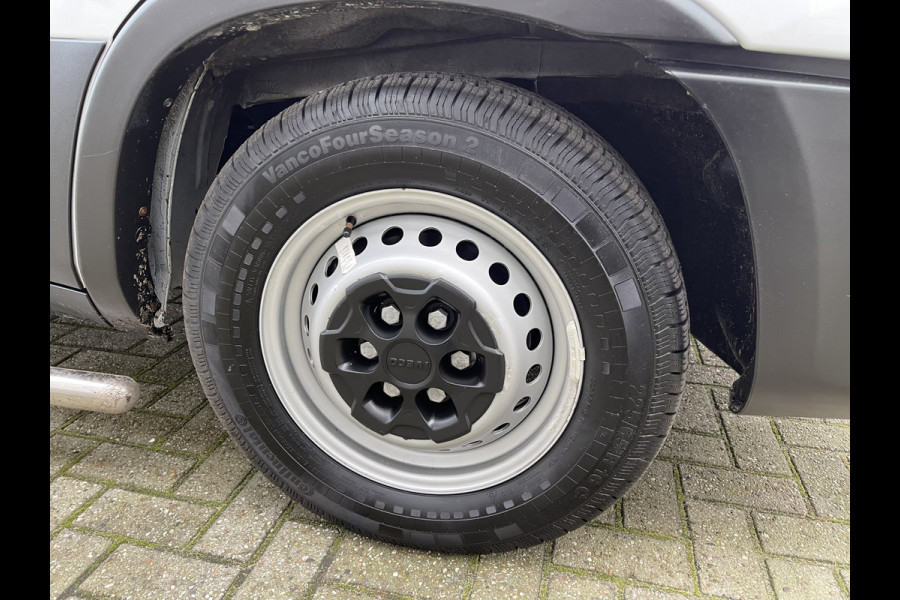 Iveco Daily 35S14V 2.3 410 L4H2 Himatic automaat / vaste prijs rijklaar € 23.950 ex btw / lease vanaf € 391 / euro 6 / laadruimte 470 cm lang / trekhaak 3500 kg !