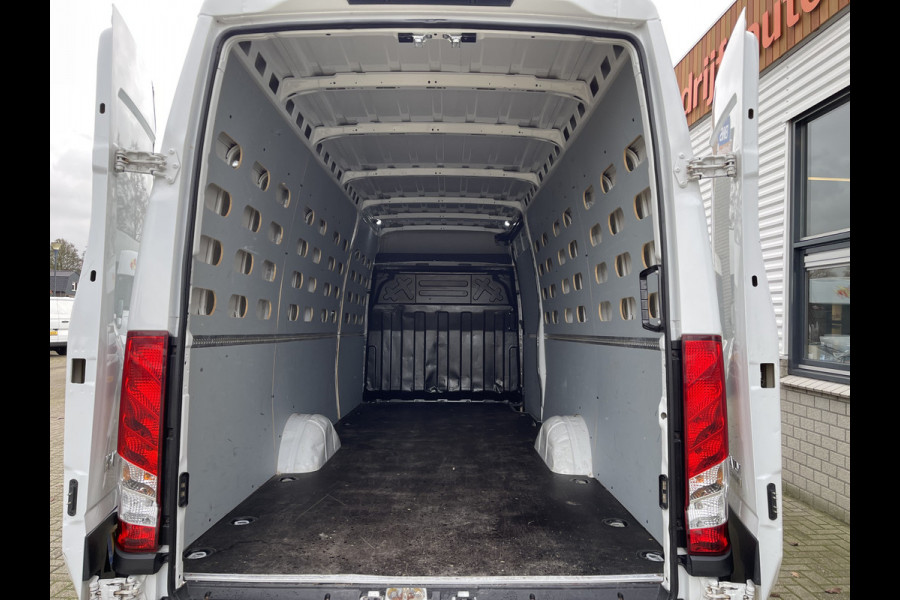 Iveco Daily 35S14V 2.3 410 L4H2 Himatic automaat / vaste prijs rijklaar € 23.950 ex btw / lease vanaf € 391 / euro 6 / laadruimte 470 cm lang / trekhaak 3500 kg !