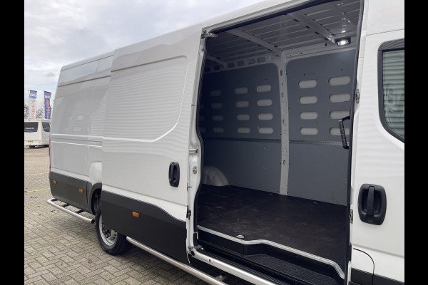 Iveco Daily 35S14V 2.3 410 L4H2 Himatic automaat / vaste prijs rijklaar € 23.950 ex btw / lease vanaf € 391 / euro 6 / laadruimte 470 cm lang / trekhaak 3500 kg !