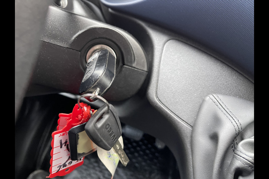 Iveco Daily 35S14V 2.3 410 L4H2 Himatic automaat / vaste prijs rijklaar € 23.950 ex btw / lease vanaf € 391 / euro 6 / laadruimte 470 cm lang / trekhaak 3500 kg !