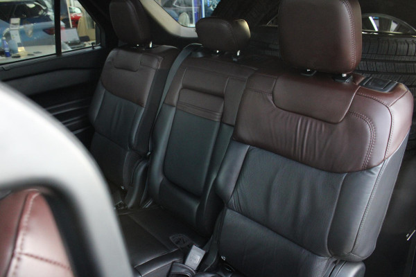 Ford Explorer 3.0 V6 EcoBoost PHEV Platinum | Trekhaak | Stoelverwarming + Koeling | 360 Camera | Adaptive Cruise Control | Climate Control | Navigatie |