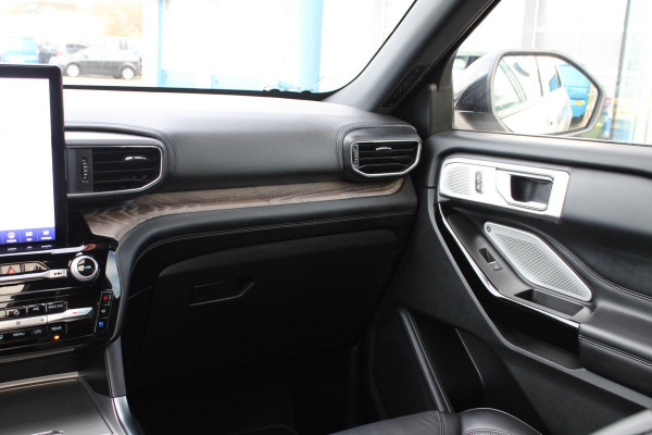 Ford Explorer 3.0 V6 EcoBoost PHEV Platinum | Trekhaak | Stoelverwarming + Koeling | 360 Camera | Adaptive Cruise Control | Climate Control | Navigatie |