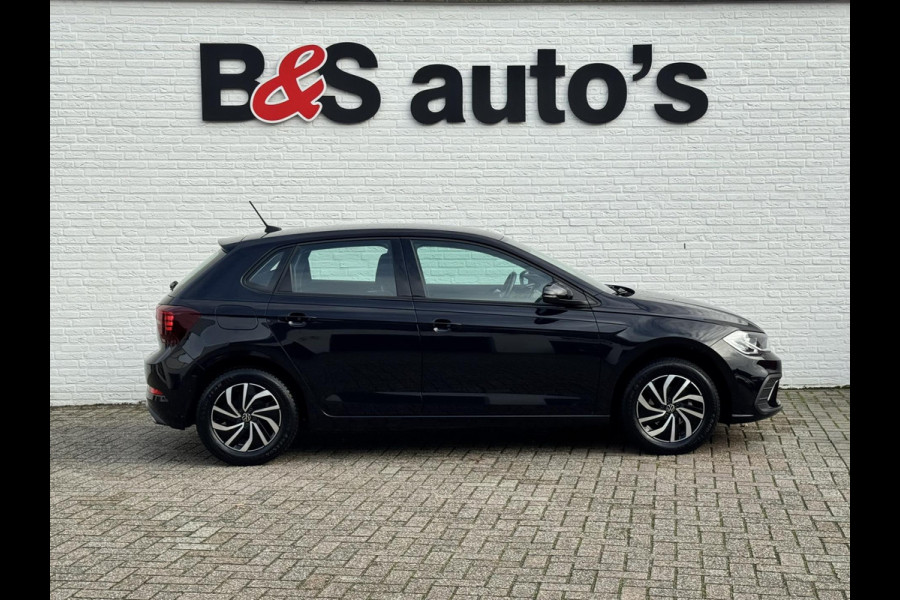 Volkswagen Polo 1.0 TSI Life Automaat Airco Adaptive cruise Full LED Navi Apple / Android Bleutooth Parkeersensoren voor / achter