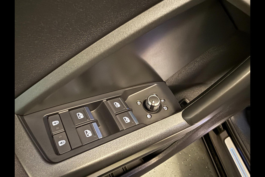 Audi Q3 Sportback 45 TFSI e 2 X S-LINE BLACK-LINE 20'' NAVI/M-STOELEN/DAB/CAM/A-CRUISE/ECC/PDC///