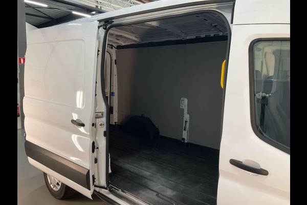 Ford Transit 350 2.0 TDCI L3H2 Trend 130pk | Navigatie Pack | Safety en Comfort Pack | Trekhaak