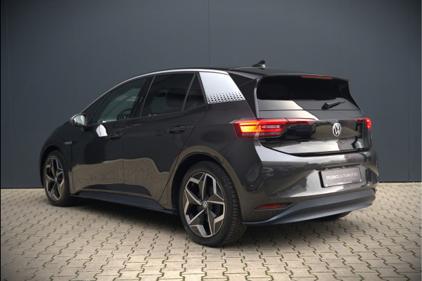 Volkswagen ID.3 First Plus 58 kWh | Stoelverwarming | Trekhaak | Camera | Adaptive Cruise Control | Navigatie | Standkachel | Keyless | Parkeersensoren | LED | Apple Carplay | BTW |