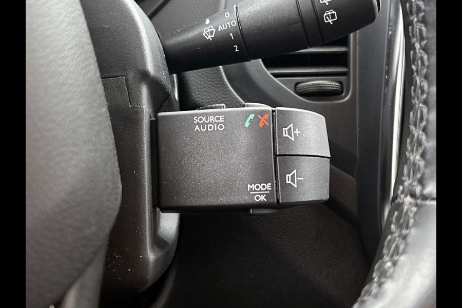 Renault Captur 0.9 TCe Intens(NL-auto, Goed OnderH, Navi, Camera, Parkeersensoren, Cruise Con, Climate Con, Etc)