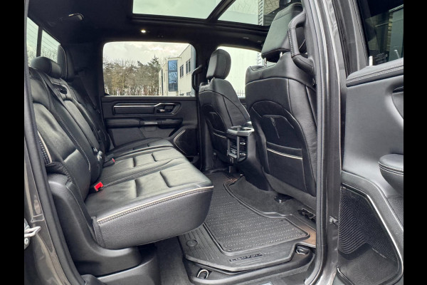 Dodge Ram 1500 Limited Night 5.7L 401pk LPG 4X4 Head-up SplitTailgate 360cam