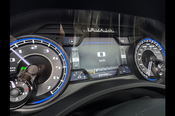 Dodge Ram 1500 Limited Night 5.7L 401pk LPG 4X4 Head-up SplitTailgate 360cam