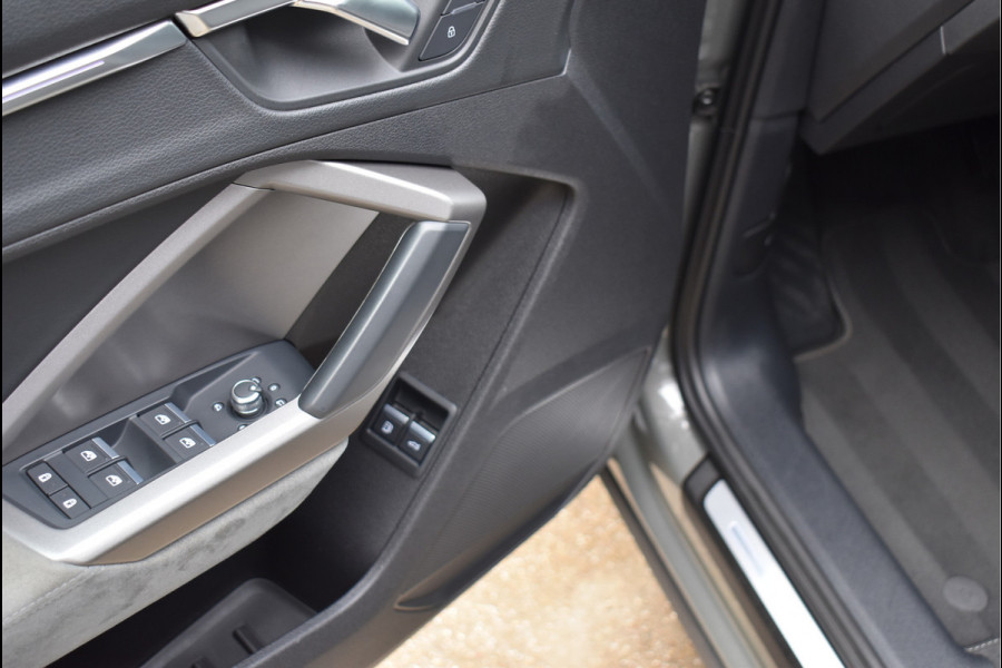 Audi Q3 Sportback 45 TFSI e S-Line 245 Pk Black Ed Chronos Grijs Metallic Navi Sfeer Trekhaak 19 Inch