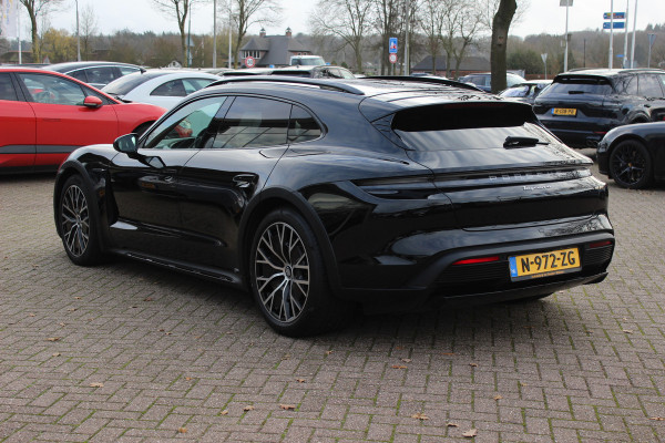 Porsche Taycan Cross Turismo 4 93 kWh / SoH 94.4% / Panoramadak / Camera / Leder / Sportchrono / 20'' / Luchtvering / Dodehoek / Sportstoelen / Stuurverwarming / Stoelverwarming / Bose / Cruise Control