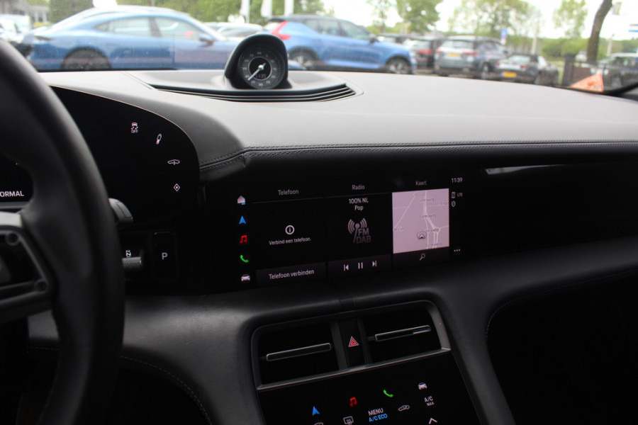 Porsche Taycan Cross Turismo 4 93 kWh / SoH 94.4% / Panoramadak / Camera / Leder / Sportchrono / 20'' / Luchtvering / Dodehoek / Sportstoelen / Stuurverwarming / Stoelverwarming / Bose / Cruise Control