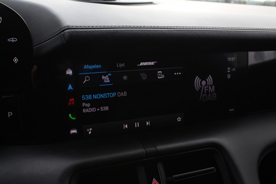 Porsche Taycan Cross Turismo 4 93 kWh / SoH 94.4% / Panoramadak / Camera / Leder / Sportchrono / 20'' / Luchtvering / Dodehoek / Sportstoelen / Stuurverwarming / Stoelverwarming / Bose / Cruise Control