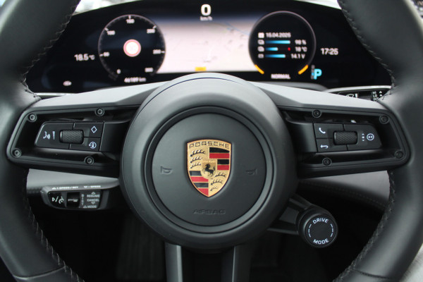 Porsche Taycan Cross Turismo 4 93 kWh / SoH 94.4% / Panoramadak / Camera / Leder / Sportchrono / 20'' / Luchtvering / Dodehoek / Sportstoelen / Stuurverwarming / Stoelverwarming / Bose / Cruise Control