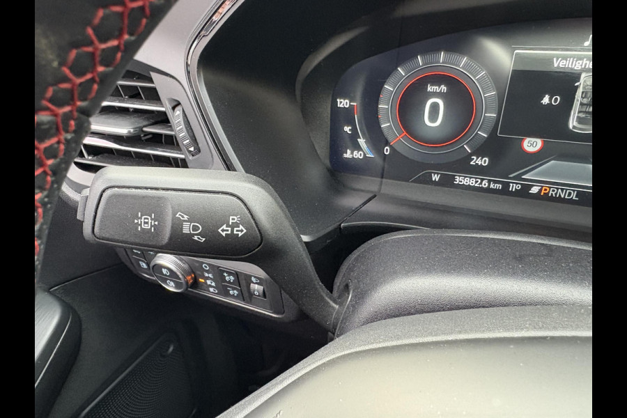 Ford Kuga 2.5 PHEV ST-Line 225pk | Driver Assistance Pack | Winterpack | Privacy Glass | All Weather Banden