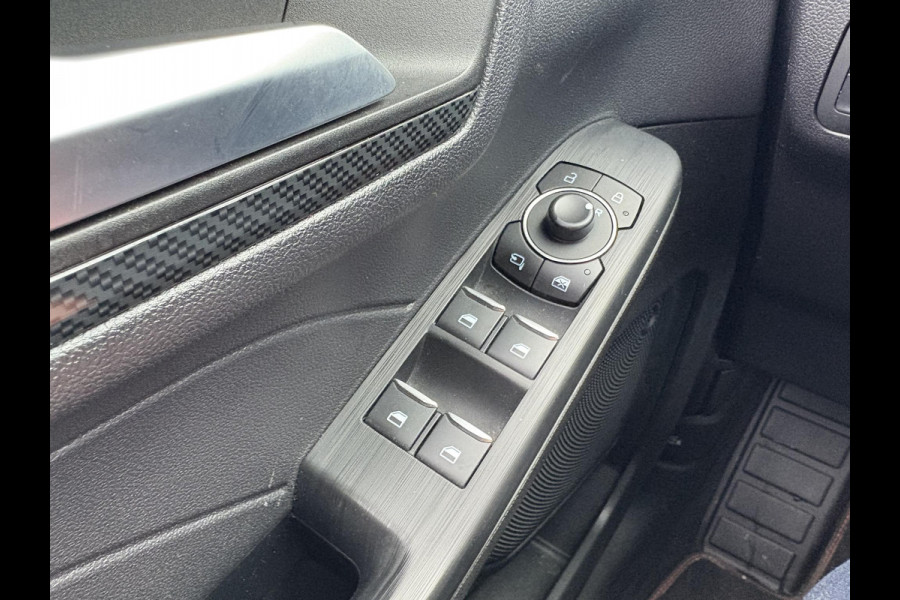 Ford Kuga 2.5 PHEV ST-Line 225pk | Driver Assistance Pack | Winterpack | Privacy Glass | All Weather Banden