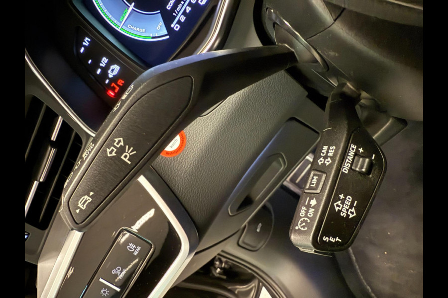 Audi A6 Avant 55 TFSI e-quattro 3X S-LINE BLACK-LINE PANO/B&O/SFEERVERL/M-STOELEN/NAVI/DAB/CARPLAY///