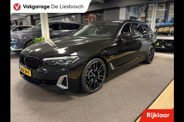 BMW 5 Serie Touring 530e xDrive High Executive / leer / pano / navi / trekhaak / Apple carplay