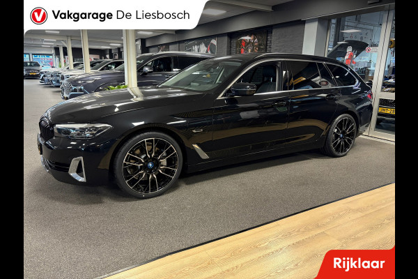 BMW 5 Serie Touring 530e xDrive High Executive / leer / pano / navi / trekhaak / Apple carplay
