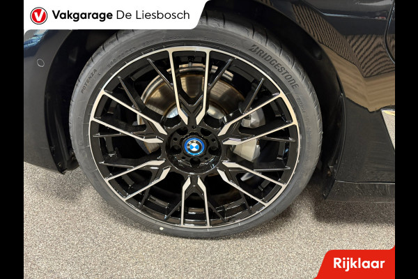 BMW 5 Serie Touring 530e xDrive High Executive / leer / pano / navi / trekhaak / Apple carplay