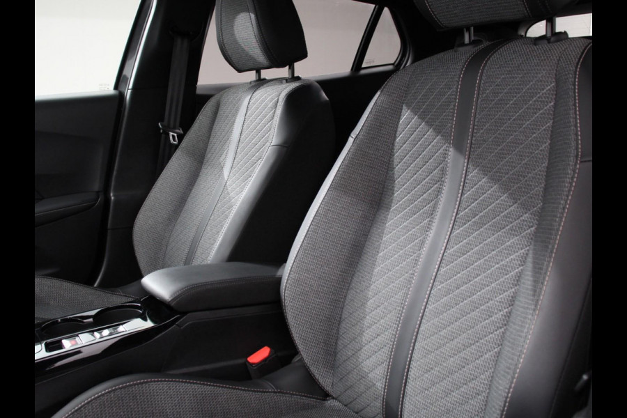 Peugeot 2008 1.2 Hybrid 136 pk Automaat Allure | Navigatie | Apple Carplay/Android Auto | Climate Control | Dab | Led | Parkeer sensoren | Cruise Control | Stoelverwarming