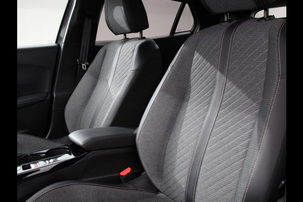 Peugeot 2008 1.2 Hybrid 136 pk Automaat Allure | Navigatie | Apple Carplay/Android Auto | Climate Control | Dab | Led | Parkeer sensoren | Cruise Control | Stoelverwarming