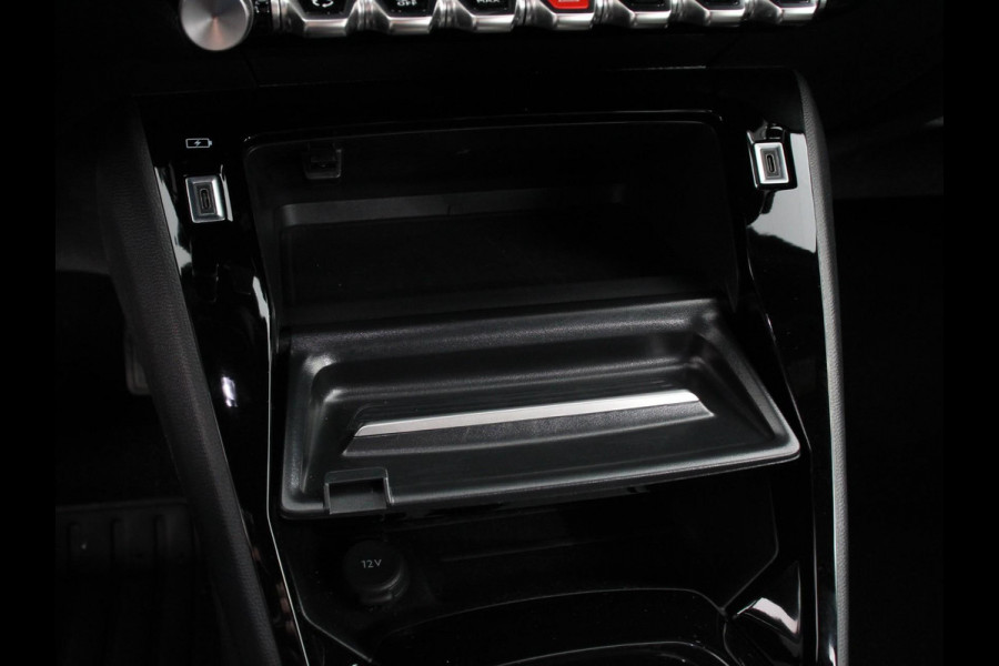 Peugeot 2008 1.2 Hybrid 136 pk Automaat Allure | Navigatie | Apple Carplay/Android Auto | Climate Control | Dab | Led | Parkeer sensoren | Cruise Control | Stoelverwarming