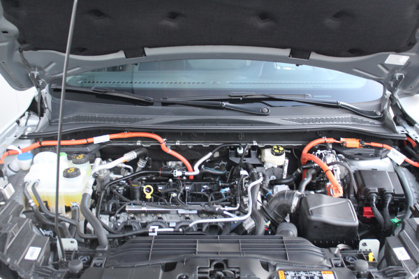 Ford Kuga 2.5-243pk PHEV ST-Line X. Van €. 54.937,- voor €. 43.735,- ! Trekgewicht van 2.100kg ! Elektr. verstelb. AGR stoelen voor, Stoel-, stuur-, voorraam- en achterbank verwarming, Elektr. panorama/schuif-kanteldak , Trekhaak elektr. wegklapbaar, B&O soundsyst. etc.