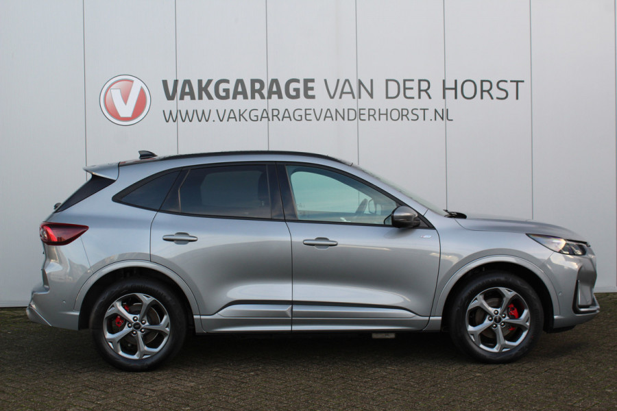 Ford Kuga 2.5-243pk PHEV ST-Line X. Van €. 54.937,- voor €. 43.735,- ! Trekgewicht van 2.100kg ! Elektr. verstelb. AGR stoelen voor, Stoel-, stuur-, voorraam- en achterbank verwarming, Elektr. panorama/schuif-kanteldak , Trekhaak elektr. wegklapbaar, B&O soundsyst. etc.