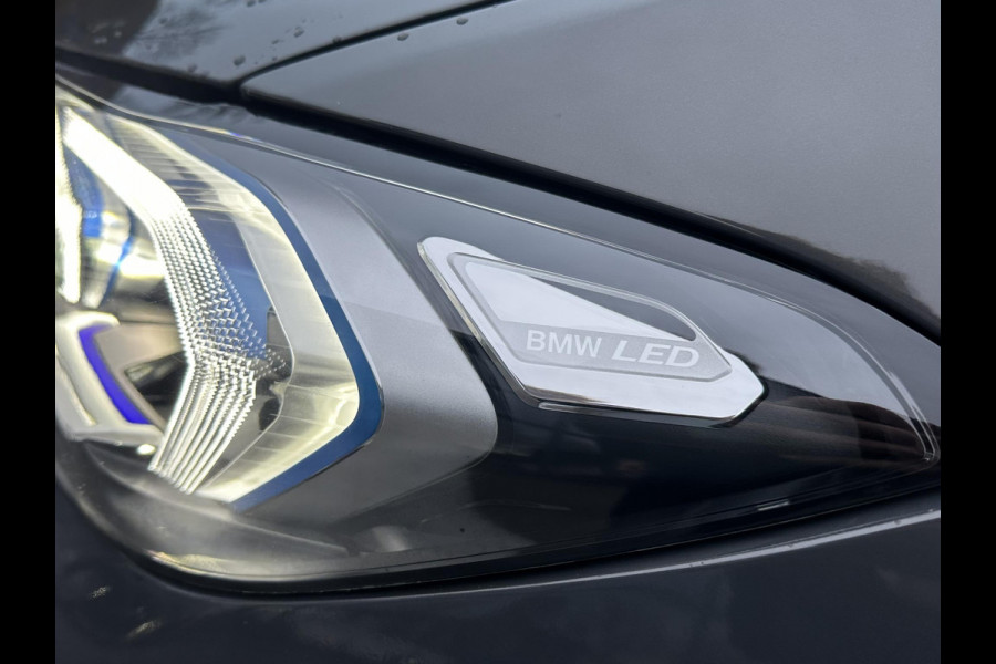 BMW 3-serie 330e High Executive VAN: €45.900,- VOOR: €41.877,- UW EINDEJAARSVOORDEEL: €4.023| M SPORT | SCHUIFDAK | LEDER | HARMAN KARDON | LASER LED | ELECTR STOELEN | KEYLESS | HEAD UP| DODE HOEK HERKENNING | STUURWIEL VERWARMING