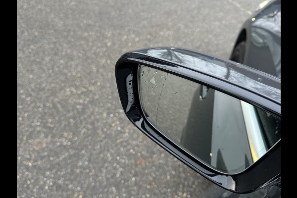 BMW 3-serie 330e High Executive VAN: €45.900,- VOOR: €41.877,- UW EINDEJAARSVOORDEEL: €4.023| M SPORT | SCHUIFDAK | LEDER | HARMAN KARDON | LASER LED | ELECTR STOELEN | KEYLESS | HEAD UP| DODE HOEK HERKENNING | STUURWIEL VERWARMING