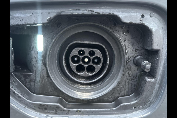 BMW 3-serie 330e High Executive VAN: €45.900,- VOOR: €41.877,- UW EINDEJAARSVOORDEEL: €4.023| M SPORT | SCHUIFDAK | LEDER | HARMAN KARDON | LASER LED | ELECTR STOELEN | KEYLESS | HEAD UP| DODE HOEK HERKENNING | STUURWIEL VERWARMING