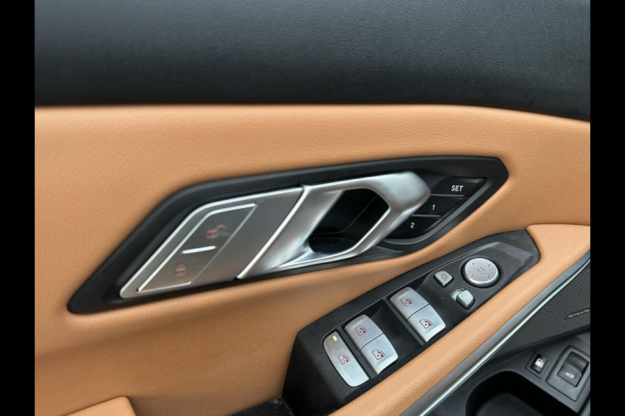 BMW 3-serie 330e High Executive VAN: €45.900,- VOOR: €41.877,- UW EINDEJAARSVOORDEEL: €4.023| M SPORT | SCHUIFDAK | LEDER | HARMAN KARDON | LASER LED | ELECTR STOELEN | KEYLESS | HEAD UP| DODE HOEK HERKENNING | STUURWIEL VERWARMING