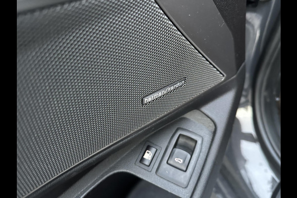 BMW 3-serie 330e High Executive VAN: €45.900,- VOOR: €41.877,- UW EINDEJAARSVOORDEEL: €4.023| M SPORT | SCHUIFDAK | LEDER | HARMAN KARDON | LASER LED | ELECTR STOELEN | KEYLESS | HEAD UP| DODE HOEK HERKENNING | STUURWIEL VERWARMING