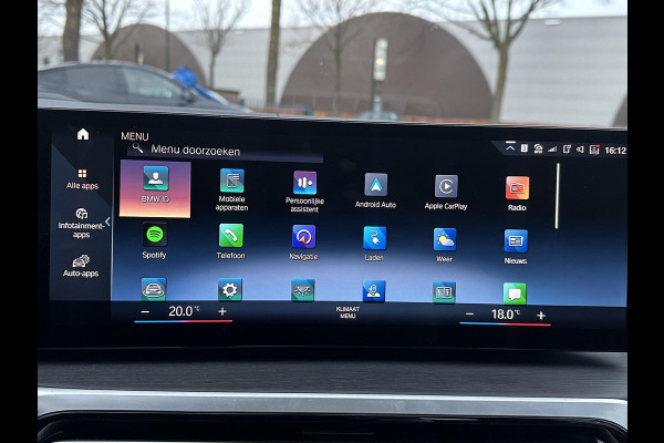 BMW 3-serie 330e High Executive VAN: €45.900,- VOOR: €41.877,- UW EINDEJAARSVOORDEEL: €4.023| M SPORT | SCHUIFDAK | LEDER | HARMAN KARDON | LASER LED | ELECTR STOELEN | KEYLESS | HEAD UP| DODE HOEK HERKENNING | STUURWIEL VERWARMING