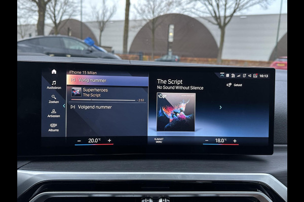 BMW 3-serie 330e High Executive VAN: €45.900,- VOOR: €41.877,- UW EINDEJAARSVOORDEEL: €4.023| M SPORT | SCHUIFDAK | LEDER | HARMAN KARDON | LASER LED | ELECTR STOELEN | KEYLESS | HEAD UP| DODE HOEK HERKENNING | STUURWIEL VERWARMING