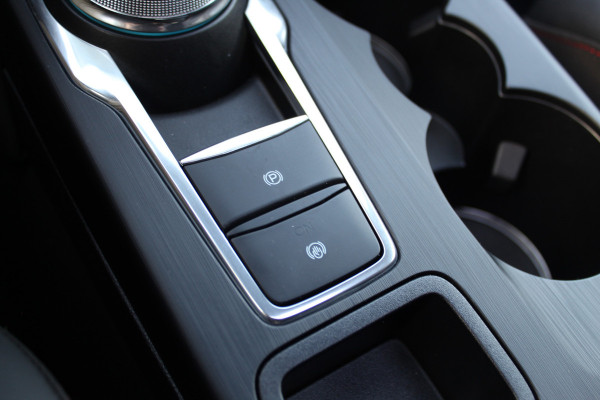 Ford Kuga 2.5-243pk PHEV ST-Line X. Van €. 54.937,- voor €. 43.735,- ! Trekgewicht van 2.100kg ! Elektr. verstelb. AGR stoelen voor, Stoel-, stuur-, voorraam- en achterbank verwarming, Elektr. panorama/schuif-kanteldak , Trekhaak elektr. wegklapbaar, B&O soundsyst. etc.