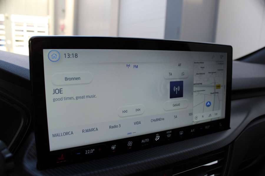 Ford Kuga 2.5-243pk PHEV ST-Line X. Van €. 54.937,- voor €. 43.735,- ! Trekgewicht van 2.100kg ! Elektr. verstelb. AGR stoelen voor, Stoel-, stuur-, voorraam- en achterbank verwarming, Elektr. panorama/schuif-kanteldak , Trekhaak elektr. wegklapbaar, B&O soundsyst. etc.