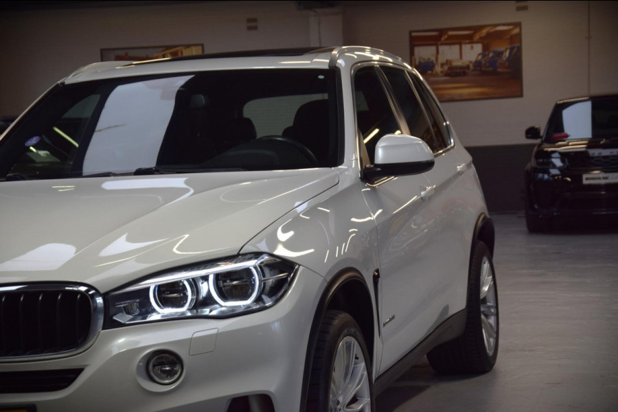 BMW X5 XDrive35i High Executive Navi|Leder|Panoramadak|Keyless-entry|Dealer onderhouden|Lane-assist|