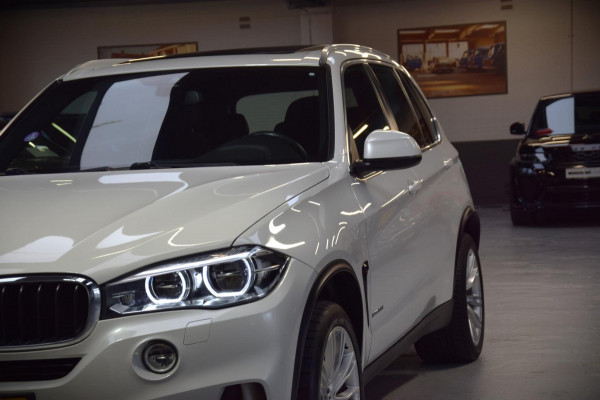 BMW X5 XDrive35i High Executive Navi|Leder|Panoramadak|Keyless-entry|Dealer onderhouden|Lane-assist|